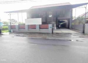 Dijual Rumah, Ruko Dan Gudang Di Jalan Raya Sidokarto Godean Yogyakarta lokasi di ",
          price: `16000000000`,
          currency: `IDR`
    };


    let pageData = {
        viewPhoneModalField: , tersedia melalui melalui situs Lamudi