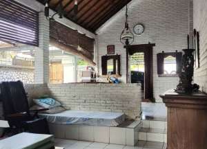 DIJUALRUMAH SEMI VILLA 2 LANTAIHITUNG HARGA TANAHIR lokasi di ",
          price: `2500000000`,
          currency: `IDR`
    };


    let pageData = {
        viewPhoneModalField: , tersedia melalui melalui situs Lamudi