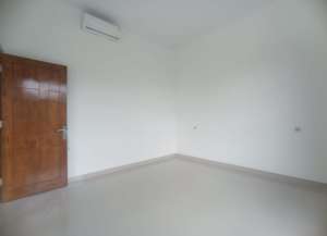 DIJUAL RUMAH SIAP HUNI 2 LANTAI DI NGAGLIK SLEMAN lokasi di ",
          price: `1550000000`,
          currency: `IDR`
    };


    let pageData = {
        viewPhoneModalField: , tersedia melalui melalui situs Lamudi