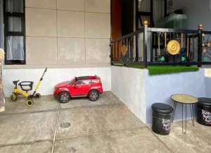 Dijual rumah siap huni di komplek griya winaya kodya lokasi di ",
          price: `399000000`,
          currency: `IDR`
    };


    let pageData = {
        viewPhoneModalField: , tersedia melalui melalui situs Lamudi