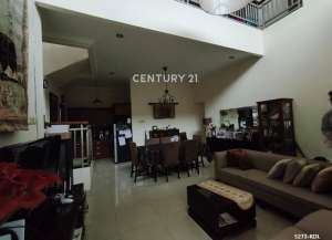 Dijual Rumah Siap Huni Harga Menarik Di Cilandak Jakarta Selatan lokasi di ",
          price: `6300000000`,
          currency: `IDR`
    };


    let pageData = {
        viewPhoneModalField: , tersedia melalui melalui situs Lamudi