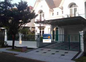 Dijual Rumah siap huni lokasi Bukit golf Riverside residence lokasi di gunung-putri, tersedia melalui melalui situs Lamudi