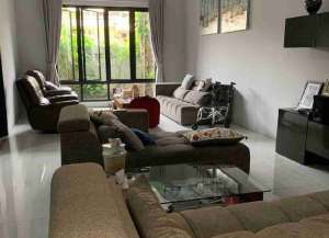 Dijual rumah siap huni murah 5,6M di Tebet LT 197 LB 280 garasi carport 3mobil dkt jl raya lokasi di tebet, tersedia melalui melalui situs Lamudi