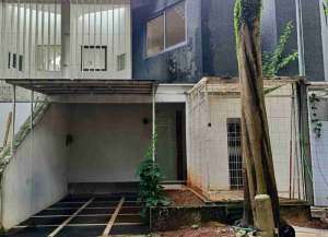 DIJUAL RUMAH TERAWAT MODERN MINIMALIS DALAM CLUSTER DENGAN CLUB HOUSE DI BINTARO VETERAN DEKAT AKSES TOL lokasi di ",
          price: `4000000000`,
          currency: `IDR`
    };


    let pageData = {
        viewPhoneModalField: , tersedia melalui melalui situs Lamudi