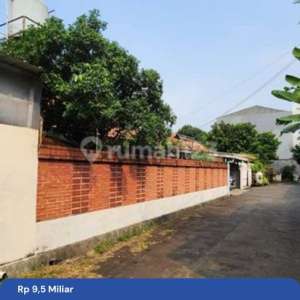 Dijual Rumah Tua Di Cidodol Kebayoran Lama Jakarta Selatan , tersedia melalui melalui situs Rumah123