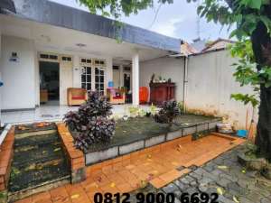 Dijual Rumah Tua Hitung Tanah di Kebayoran Baru Jakarta Selatan lokasi di Kebayoran Baru, tersedia melalui melalui situs Olx