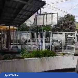 Dijual Rumah Usaha StrategisMurah Di Kapas Krampung , tersedia melalui melalui situs Rumah123