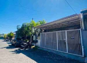 DiJualSewaRumah Bentuk Kantor Kantor Bentuk Rumah Surabaya Timur BU lokasi di ",
          price: `2500000000`,
          currency: `IDR`
    };


    let pageData = {
        viewPhoneModalField: , tersedia melalui melalui situs Lamudi