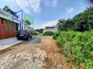 Dijual Tanah pekarangan di Teras Boyolali lokasi di ",
          price: `295000000`,
          currency: `IDR`
    };


    let pageData = {
        viewPhoneModalField: , tersedia melalui melalui situs Lamudi