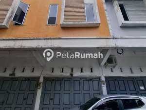 DIJUAL TOWNHOUSE JALAN SEKATA KOMPLEK ADAM MALIK RIVERSIDE - MEDAN BARAT DEWI NATALIA lokasi di Medan Barat, tersedia melalui melalui situs Olx