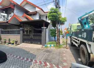 Dijual via lelang rumah di kebraon Karangpilang Surabaya lokasi di ",
          price: `550000000`,
          currency: `IDR`
    };


    let pageData = {
        viewPhoneModalField: , tersedia melalui melalui situs Lamudi