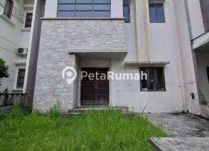 DIJUAL VILLA JALAN ADI SUCIPTO KOMPLEK POLONIA RIVERVIEW - DAERAH POLONIA lokasi di medan-polonia, tersedia melalui melalui situs Lamudi