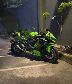Jual bekas DIJUAL ZX25RR TAHUN 2024 DES LOW KM 2000AN,lokasi di Labuhan Ratu