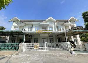 DijualDisewakan Rumah 2,5 Tingkat di Komplek Cemara Hijau Medan Jalan Metal lokasi di ",
          price: `3500000000`,
          currency: `IDR`
    };


    let pageData = {
        viewPhoneModalField: , tersedia melalui melalui situs Lamudi