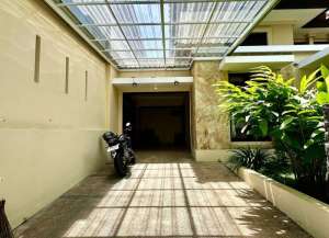 DijualDisewakan Rumah Araya Malang, Lokasi Premium Bangunan Terawat lokasi di ",
          price: `90000000`,
          currency: `IDR`
    };


    let pageData = {
        viewPhoneModalField: , tersedia melalui melalui situs Lamudi