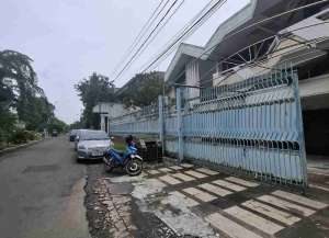 DijualDisewakan Rumah Surabaya Pusat di Manyar Kertoadi lokasi di manyar-1, tersedia melalui melalui situs Lamudi