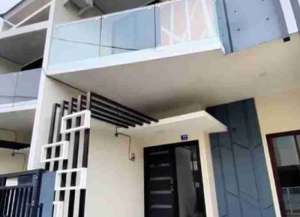 DIKONTRAKKAN 2lt Semi Furnish ATAU DIJUAL PERUM HARMONI KUTISARI DEKAT JEMURSARI, A.YANI, KAMPUS PETRA lokasi di kutisari, tersedia melalui melalui situs Lamudi