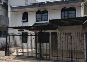 DISEWA RUMAH PERMATA BIRU 1 KELAPA GADING UKU 9X15 RAP 2 LTI STRATEGIS KOSONGAN lokasi di kelapa-gading, tersedia melalui melalui situs Lamudi