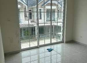 Disewakan Cluster DakotaSuvarna sutera lokasi di ",
          price: `45000000`,
          currency: `IDR`
    };


    let pageData = {
        viewPhoneModalField: , tersedia melalui melalui situs Lamudi