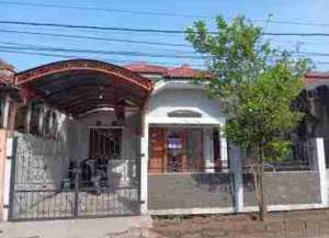 Disewakan dan dijual rumah di komplek bumi panyawangan cilenyi, dekat tol Cileunyi,Cibiru cinunuk dekat kampus unpad jatinangor, dekat mall, lokasi di cileunyi, tersedia melalui melalui situs Lamudi