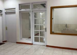 Disewakanrumah 1lt sudah galvalum Nirwana Eksekutif blok BB , Surabaya Timur lokasi di rungkut-industri, tersedia melalui melalui situs Lamudi