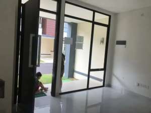 Disewakan rumah 2 lantai kondisi bagus Allura Type B hook Lavon 1 lokasi di Sindang Jaya, tersedia melalui melalui situs Olx