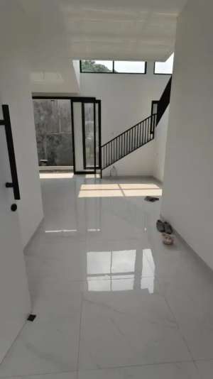 Disewakan Rumah 2 lt 10x18 Greenland residence menganti barat surabaya lokasi di Menganti, tersedia melalui melalui situs Olx