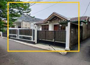 Disewakan Rumah, 3 Kamardi Jl. BendaRaya, dekat Kemang lokasi di cilandak-timur, tersedia melalui melalui situs Lamudi