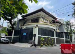 DISEWAKAN RUMAH BAGUS 2LANTAI SIAP HUNI BISA BUAT KANTOR JL. CIRAGIL KEBAYORAN BARU JAKSEL. lokasi di ",
          price: `0`,
          currency: ``
    };


    let pageData = {
        viewPhoneModalField: , tersedia melalui melalui situs Lamudi