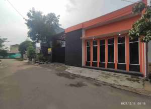 Disewakan rumah berhalaman luas dekat pusat kota Cirebon lokasi di ",
          price: `80000000`,
          currency: `IDR`
    };


    let pageData = {
        viewPhoneModalField: , tersedia melalui melalui situs Lamudi