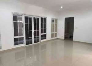 Disewakan rumah di Cluster Menaggio Village Gading Serpong lokasi di curug-sangereng, tersedia melalui melalui situs Lamudi