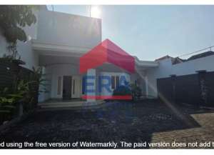 Disewakan Rumah di Jalan Bromo Malang lokasi di ",
          price: `500000000`,
          currency: `IDR`
    };


    let pageData = {
        viewPhoneModalField: , tersedia melalui melalui situs Lamudi