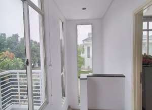 DiSewakan Rumah Fresh Renovasi Kondisi Furnished di GLC Cluster Amerika - PW358 lokasi di cengkareng, tersedia melalui melalui situs Lamudi