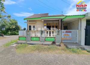 Disewakan Rumah Full Furniture - Banyuwangi Kota lokasi di ",
          price: `20000000`,
          currency: `IDR`
    };


    let pageData = {
        viewPhoneModalField: , tersedia melalui melalui situs Lamudi