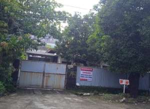 Disewakan Rumah Lama Pusat kota Jl. Mawar, Daerah strategis belakang gereja GMS Dekat Tunjungan Plaza, Jayanata kosmetik, resto -kuliner lokasi di bubutan, tersedia melalui melalui situs Lamudi