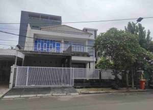 Disewakan rumah mewah nyaman LT 333 LB 250 di duren sawit dkt akses tol Becak kayu lokasi di ",
          price: `250000000`,
          currency: `IDR`
    };


    let pageData = {
        viewPhoneModalField: , tersedia melalui melalui situs Lamudi