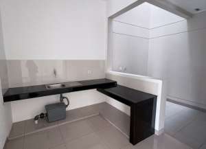 DISEWAKAN RUMAH PIK2 CLUSTER BAGUS TAHAP 1 ADA 3 AC SIAP HUNI lokasi di kapuk-muara, tersedia melalui melalui situs Lamudi