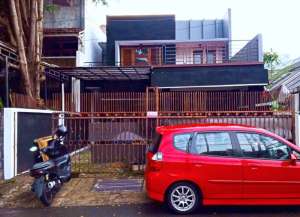 Disewakan rumah strategis pinggir jalan akses utama jalan 2 mobil - Dekat ke jalan raya Kawasan Mampang Prapatan Pancoran Jakarta Selatan lokasi di mampang-prapatan, tersedia melalui melalui situs Lamudi