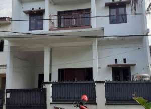 Disewakan Rumah Taman Galaxy Bekasi Barat lokasi di bekasi-selatan, tersedia melalui melalui situs Lamudi