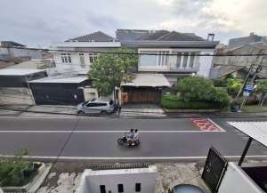 Disewakan Rumah Tomang Rawa Kepa Raya 3 Lantai Unfurnish Non AC, Area Bebas Banjir Dekat Dari SPBU Pom BensinCabang BCA Tomang Jakarta Barat lokasi di grogol-petamburan, tersedia melalui melalui situs Lamudi