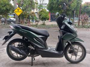 Jual bekas DP 300 Rb Honda Beat Deluxe CBS ISS Hijau Mulus 2023 Cash Kredit,lokasi di Ciputat Timur