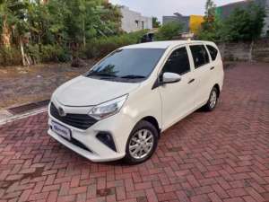 Jual bekas DP MURAH Daihatsu Sigra 1.0 M Bensin-MT-2021 PUTIH WYX,lokasi di 
