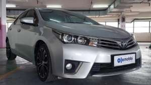 Jual bekas DP Rendah 9JT Toyota Corolla Altis 1.8 V Bensin-AT 2015 Silver,lokasi di 