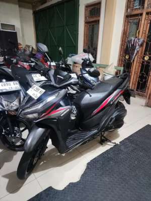 Jual bekas Dp700rb Vario 125 hitam reteng pisah Gbm,lokasi di Berbah