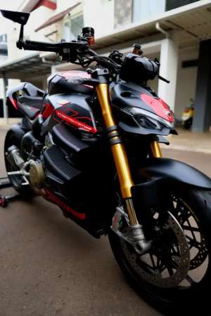 Jual bekas DUCATI Streetfighter V4 S 2024,lokasi di Cilangkap