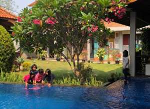 FO RENT Luxury Full Furnish House With Office Space And Swim Pool Ciputat Tangsel lokasi di rempoa, tersedia melalui melalui situs Lamudi