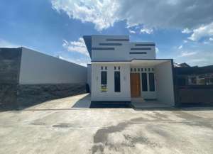 Free WaterheaterAC, Rumah Siap Huni di Jantung Kawasan Sleman lokasi di ",
          price: `750000000`,
          currency: `IDR`
    };


    let pageData = {
        viewPhoneModalField: , tersedia melalui melalui situs Lamudi