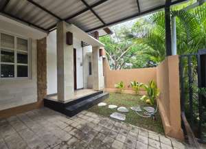 Furnshied and Maintained House at Benoa, Kuta Selatan, Located in Residential Area, Close to Nusa Dua Beach lokasi di benoa, tersedia melalui melalui situs Lamudi