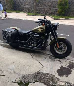 Jual bekas Harley Davidson Softail slim CVO,lokasi di Bekasi