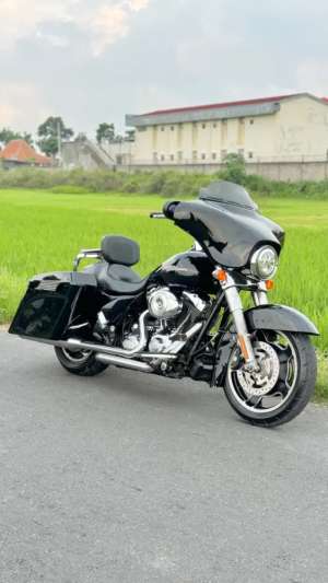 Jual bekas Harley Davidson street glide 2013,lokasi di Solo Baru